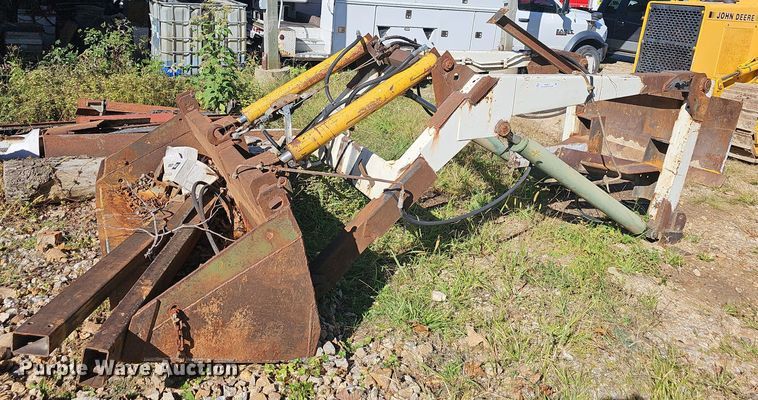 image for item OG9517 International  front loader