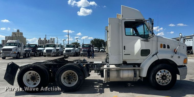 image for item DH1807 2007 Sterling AT9500  semi truck