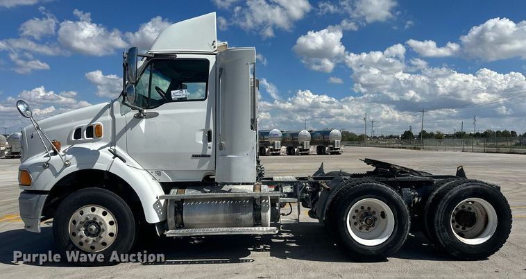 image for item DH1807 2007 Sterling AT9500  semi truck