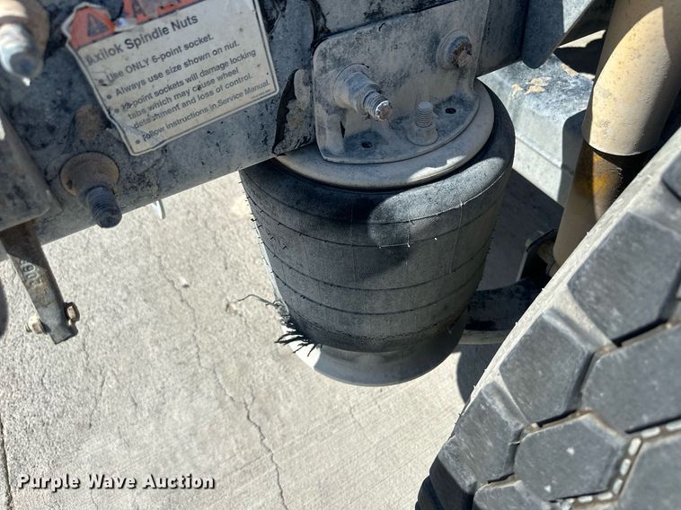 image for item DH1807 2007 Sterling AT9500  semi truck