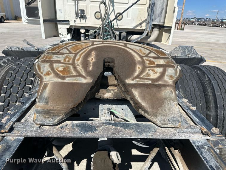 image for item DH1807 2007 Sterling AT9500  semi truck