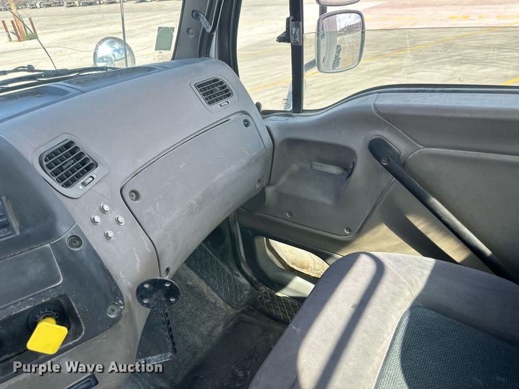 image for item DH1807 2007 Sterling AT9500  semi truck