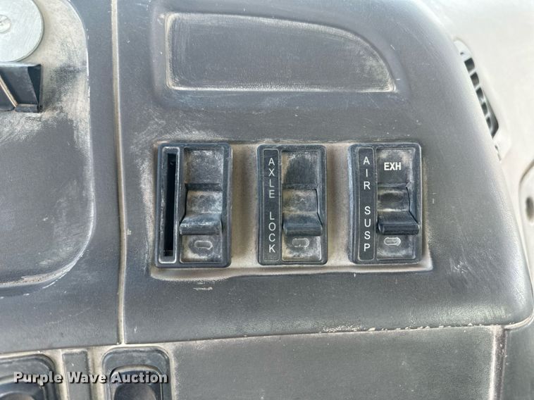 image for item DH1807 2007 Sterling AT9500  semi truck