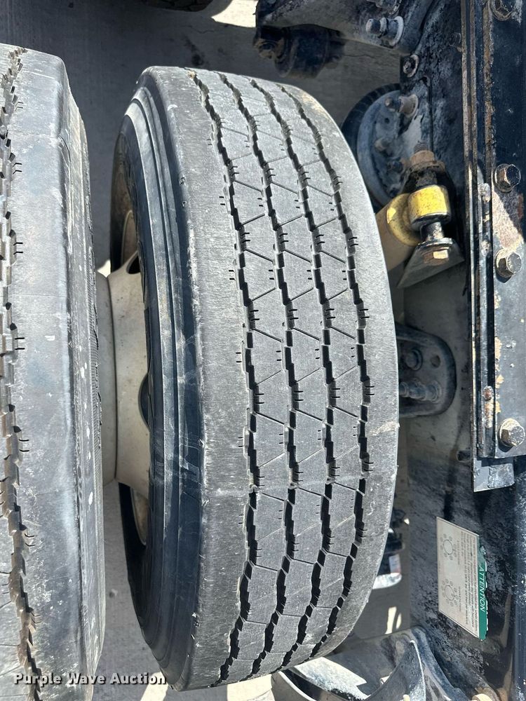 image for item DH1807 2007 Sterling AT9500  semi truck