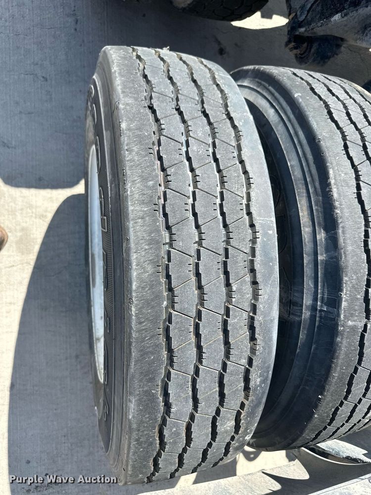 image for item DH1807 2007 Sterling AT9500  semi truck