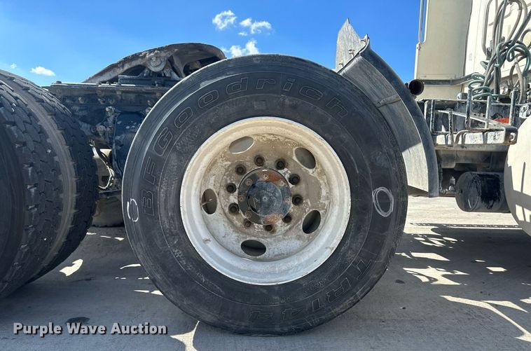 image for item DH1807 2007 Sterling AT9500  semi truck