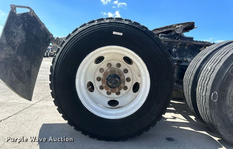 image for item DH1807 2007 Sterling AT9500  semi truck