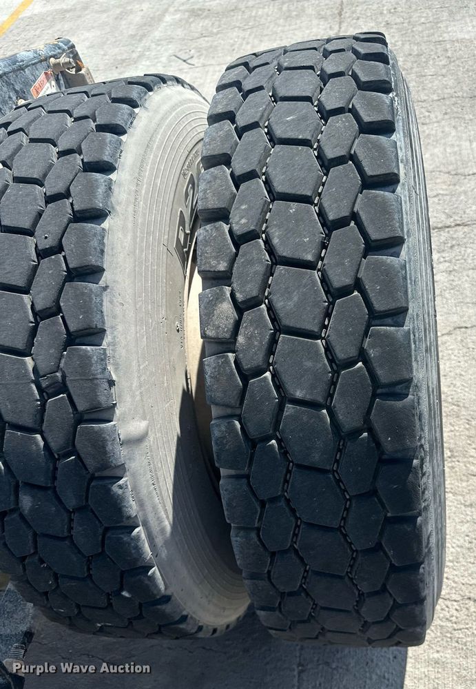 image for item DH1807 2007 Sterling AT9500  semi truck