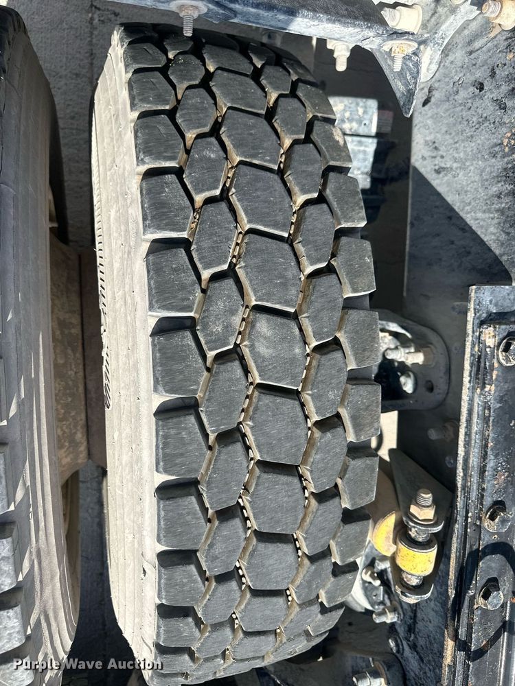 image for item DH1807 2007 Sterling AT9500  semi truck