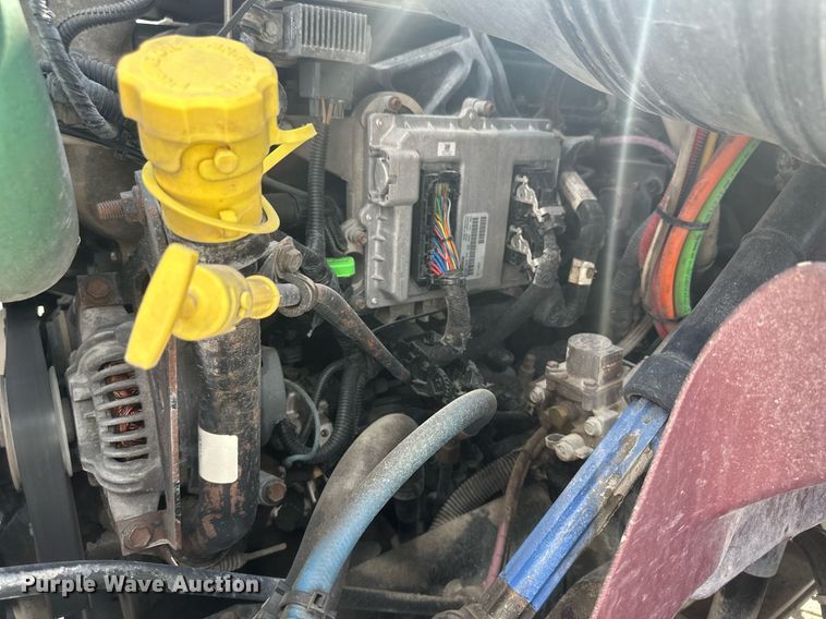 image for item DH1808 2011 International 8600  semi truck