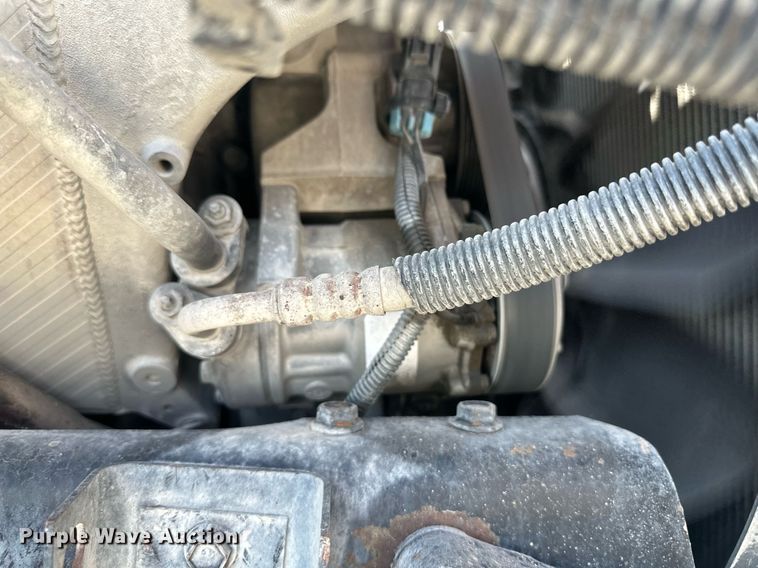 image for item DH1808 2011 International 8600  semi truck