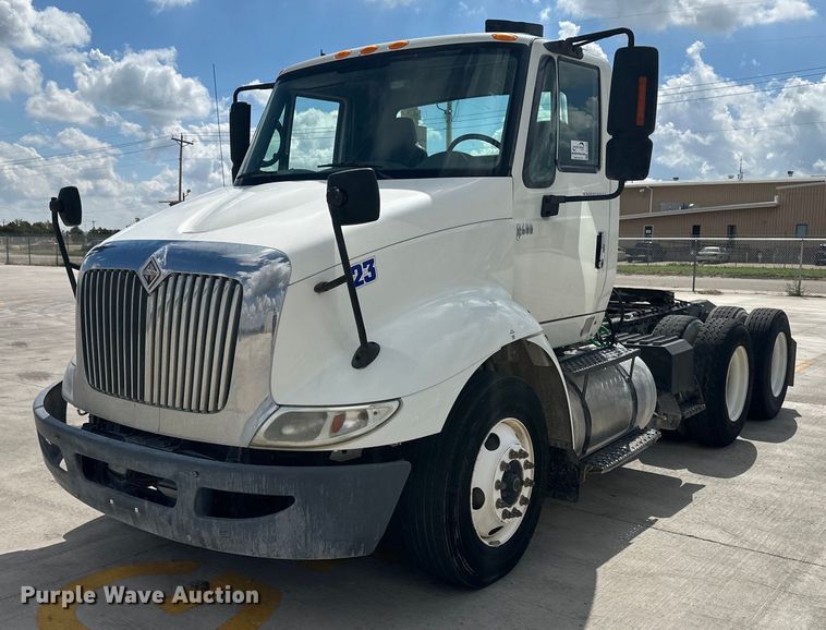 image for item DH1809 2006 International 8600  semi truck