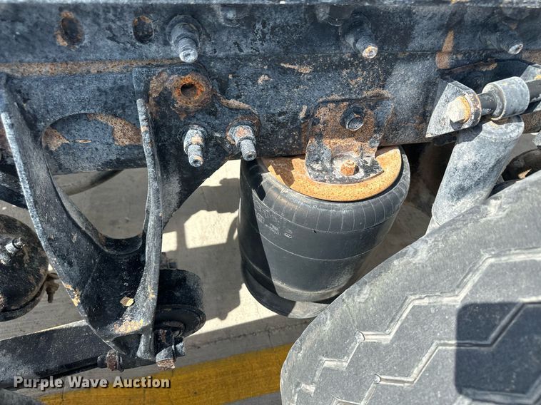 image for item DH1809 2006 International 8600  semi truck