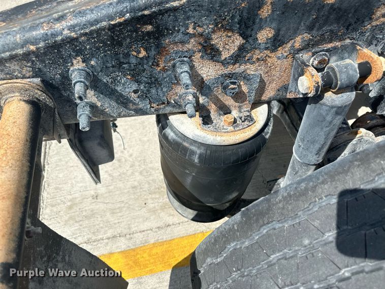 image for item DH1809 2006 International 8600  semi truck