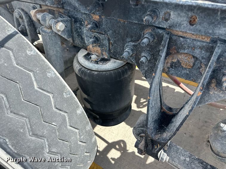 image for item DH1809 2006 International 8600  semi truck