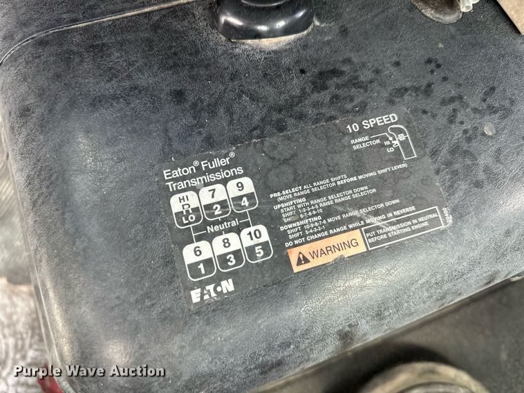 image for item DH1809 2006 International 8600  semi truck