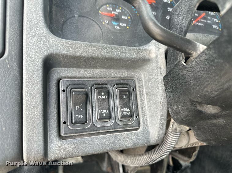 image for item DH1809 2006 International 8600  semi truck