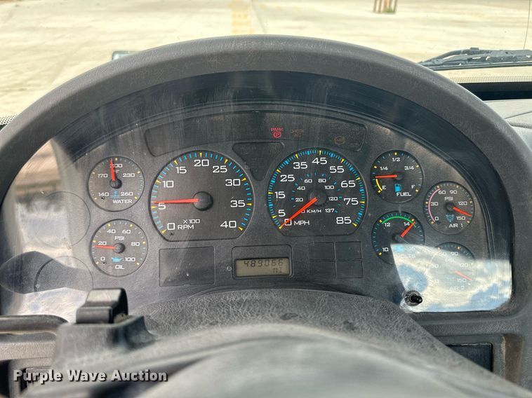 image for item DH1809 2006 International 8600  semi truck