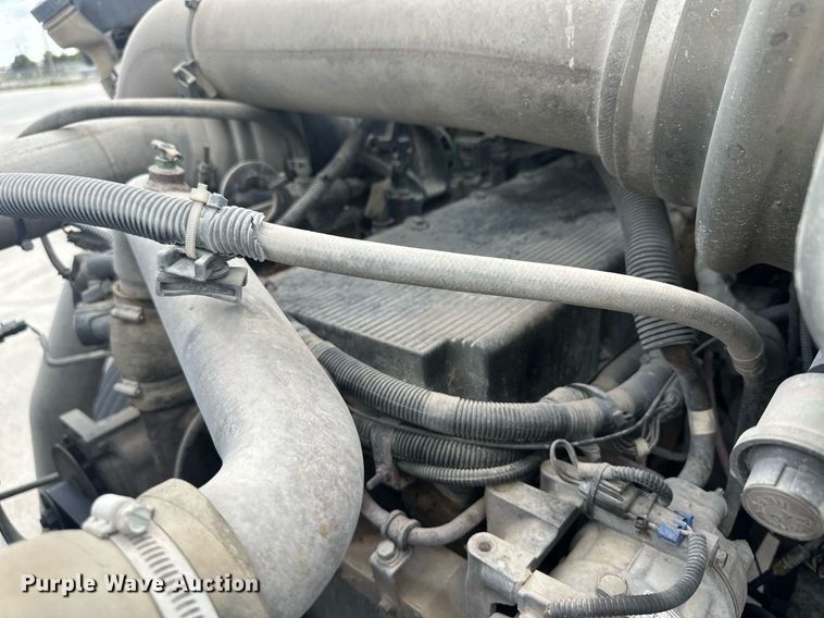 image for item DH1809 2006 International 8600  semi truck