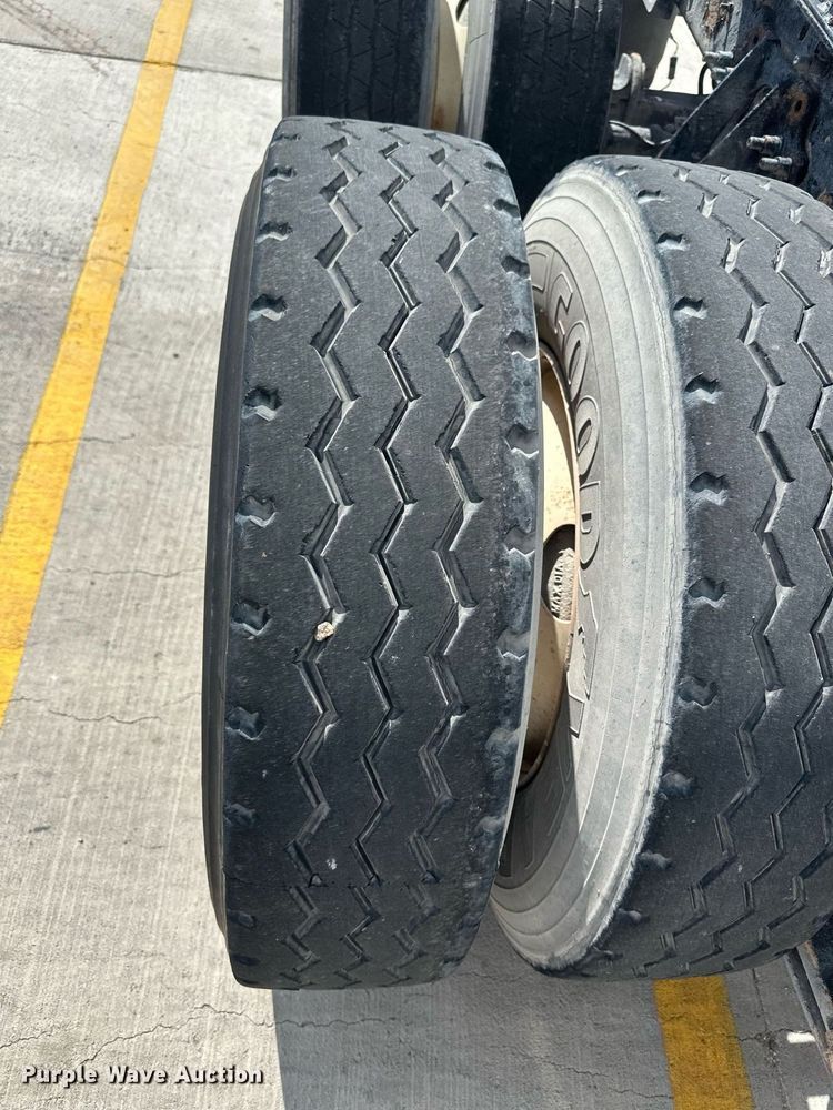 image for item DH1809 2006 International 8600  semi truck