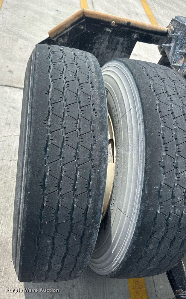 image for item DH1809 2006 International 8600  semi truck