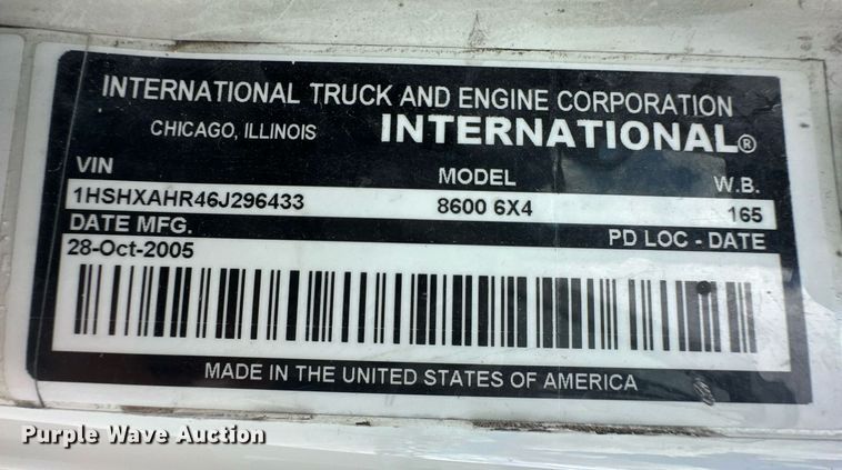 image for item DH1809 2006 International 8600  semi truck