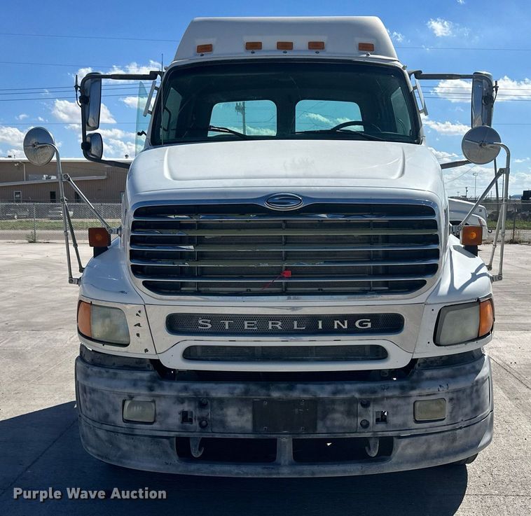 image for item DH1810 2007 Sterling AT9500  semi truck