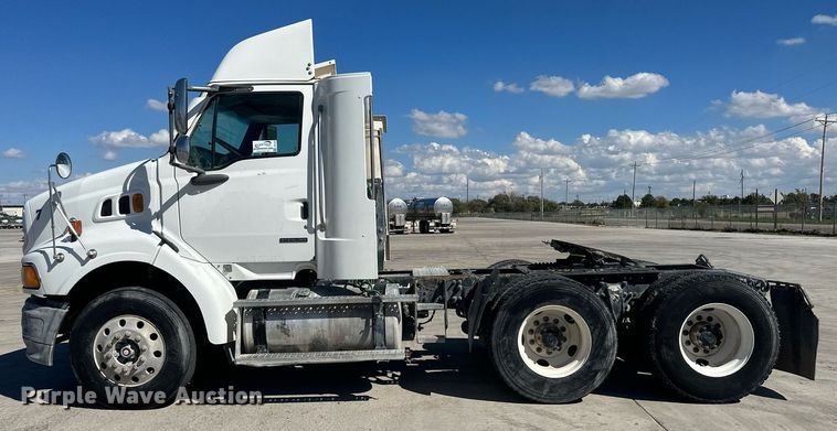 image for item DH1810 2007 Sterling AT9500  semi truck