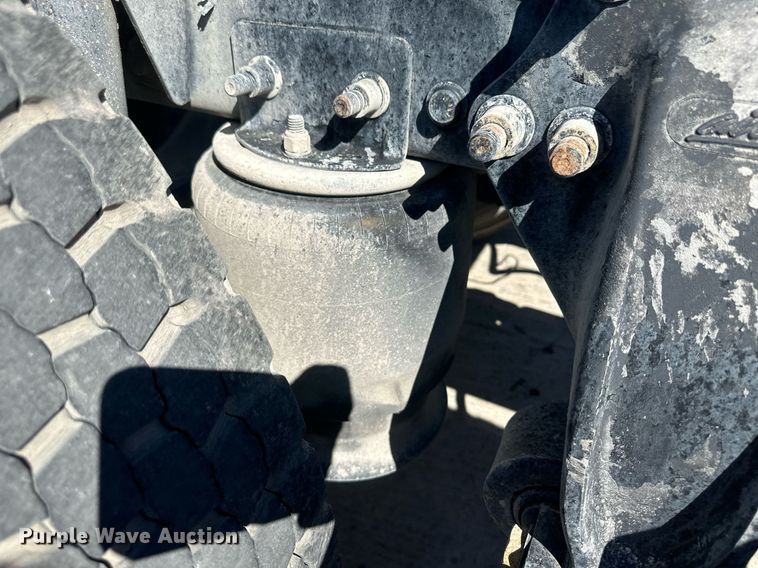 image for item DH1810 2007 Sterling AT9500  semi truck