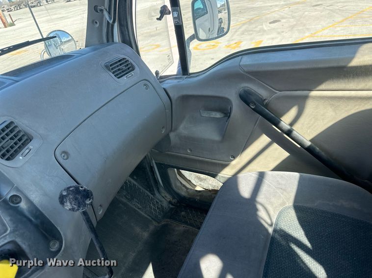 image for item DH1810 2007 Sterling AT9500  semi truck