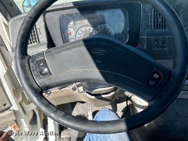 image for item DH1810 2007 Sterling AT9500  semi truck