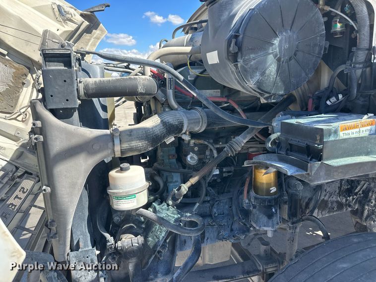 image for item DH1810 2007 Sterling AT9500  semi truck