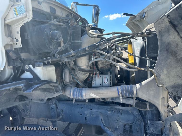 image for item DH1810 2007 Sterling AT9500  semi truck