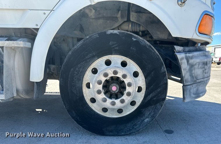 image for item DH1810 2007 Sterling AT9500  semi truck