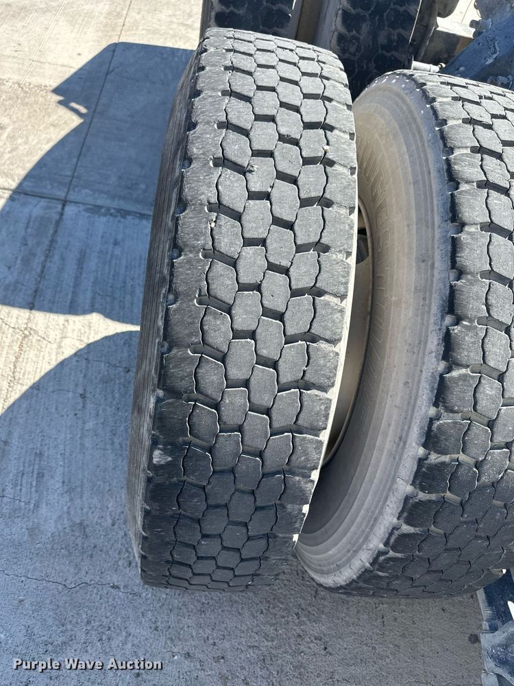 image for item DH1810 2007 Sterling AT9500  semi truck