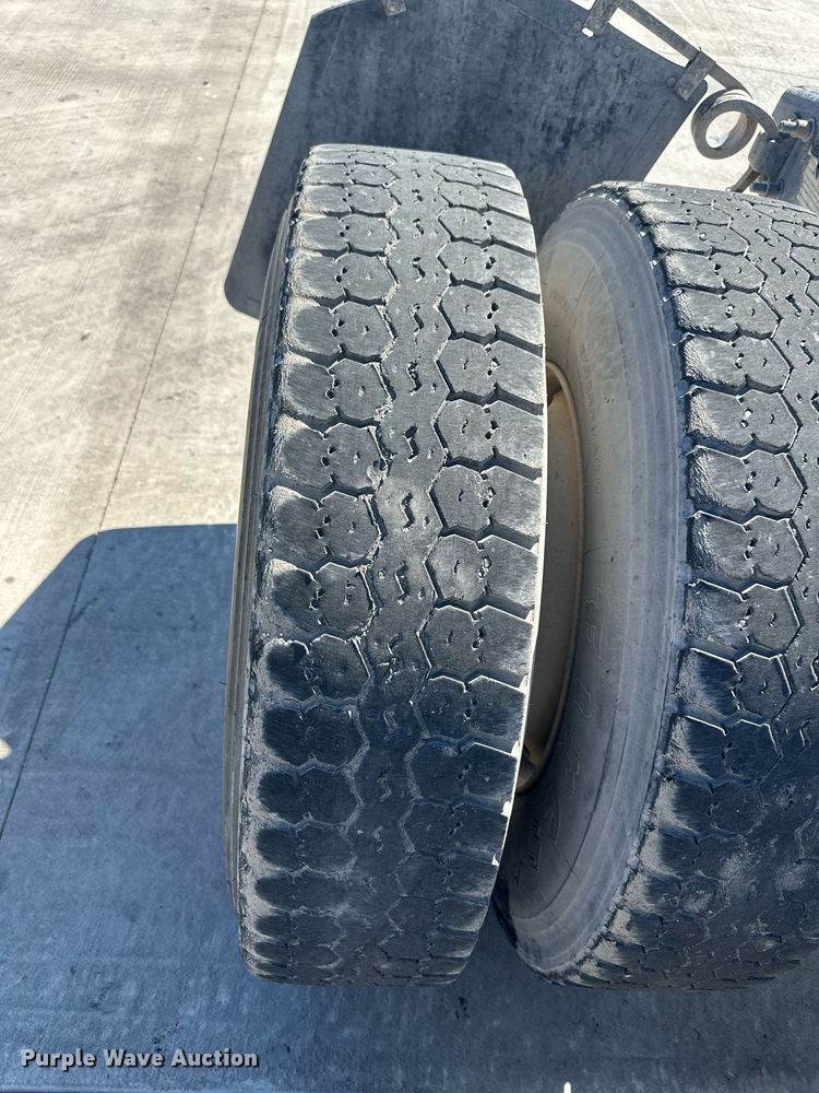 image for item DH1810 2007 Sterling AT9500  semi truck