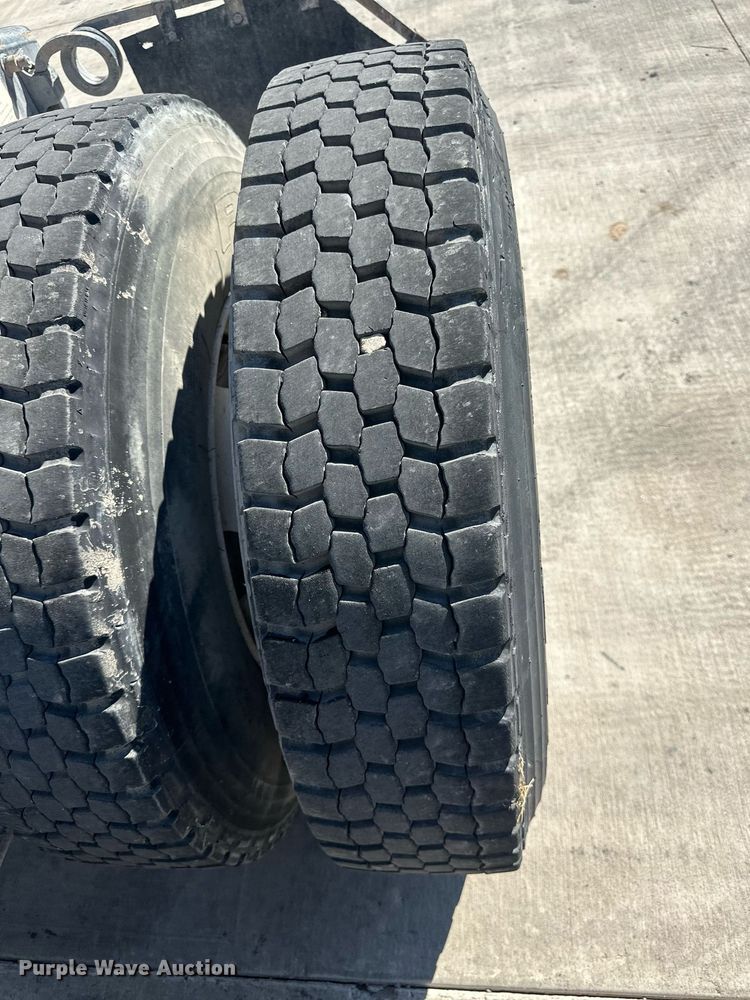 image for item DH1810 2007 Sterling AT9500  semi truck