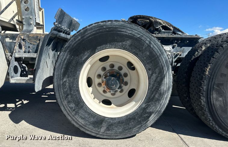 image for item DH1810 2007 Sterling AT9500  semi truck