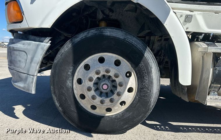 image for item DH1810 2007 Sterling AT9500  semi truck