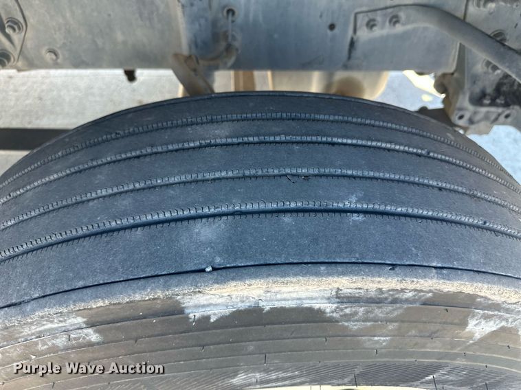 image for item DH1810 2007 Sterling AT9500  semi truck