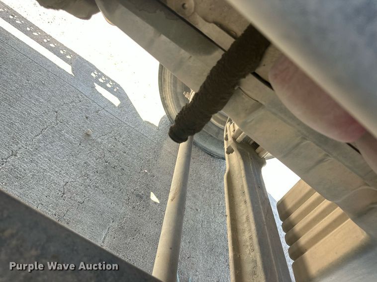 image for item DH1810 2007 Sterling AT9500  semi truck