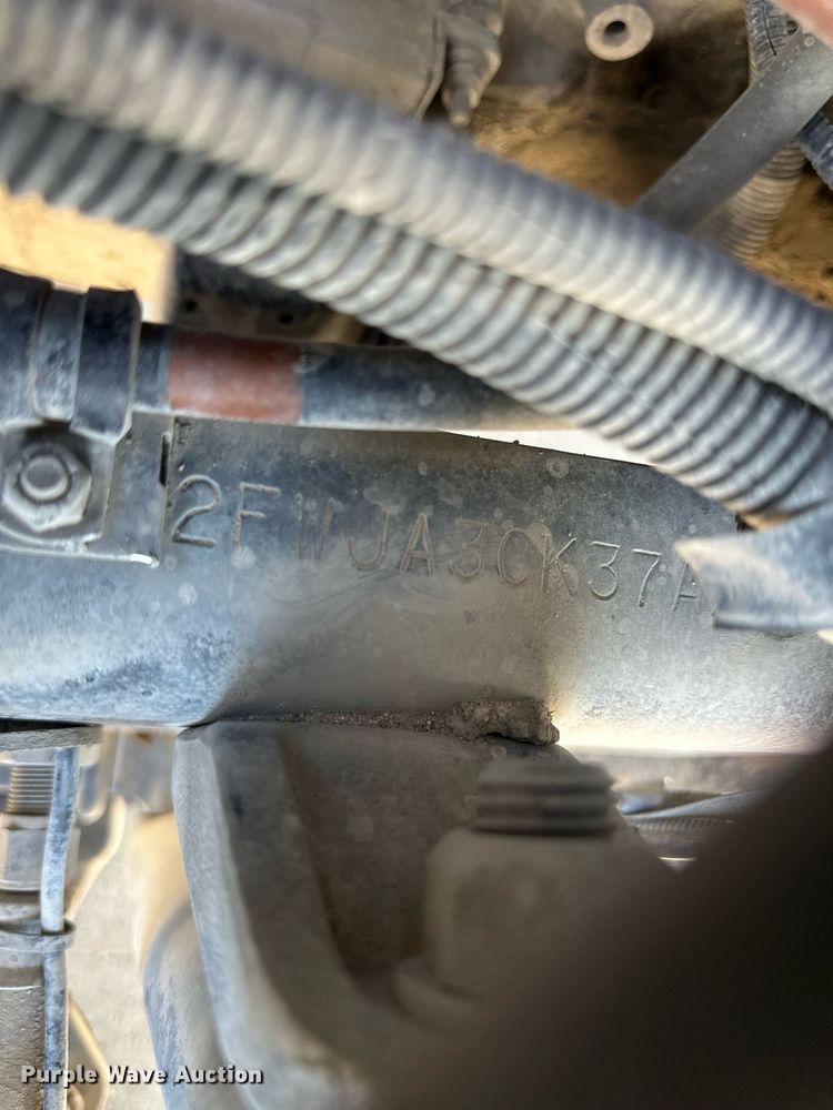 image for item DH1810 2007 Sterling AT9500  semi truck