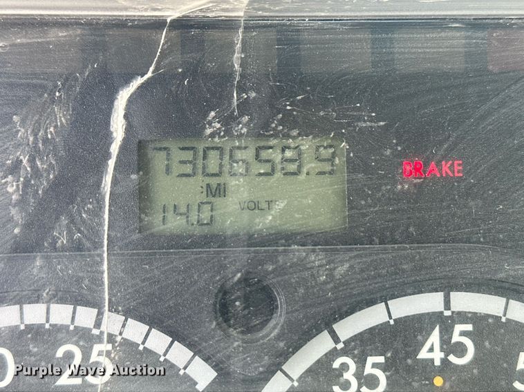 image for item DH1811 2012 Freightliner Cascadia  semi truck