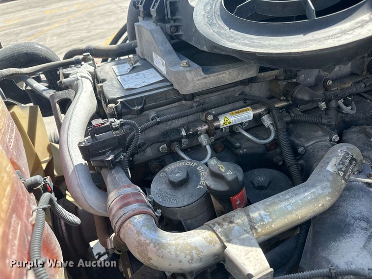 image for item DH1811 2012 Freightliner Cascadia  semi truck