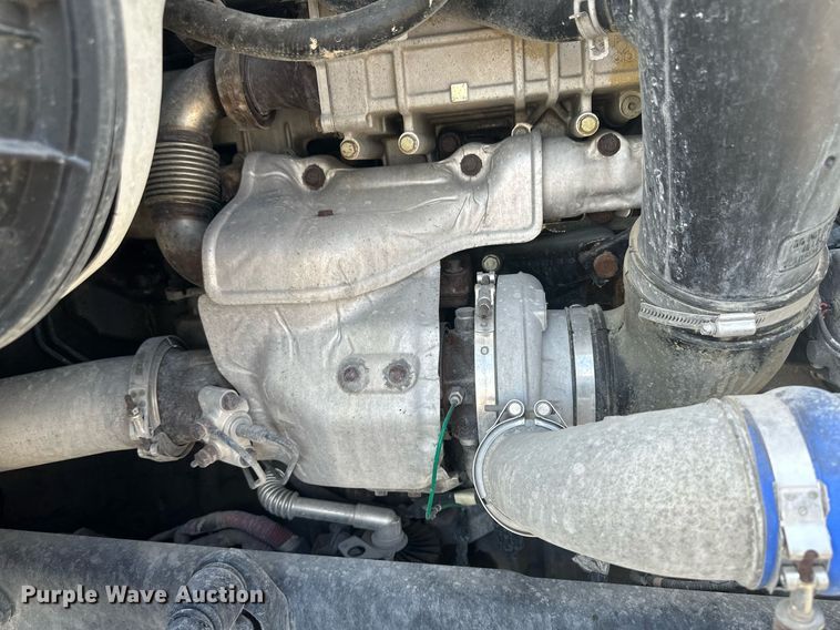 image for item DH1811 2012 Freightliner Cascadia  semi truck