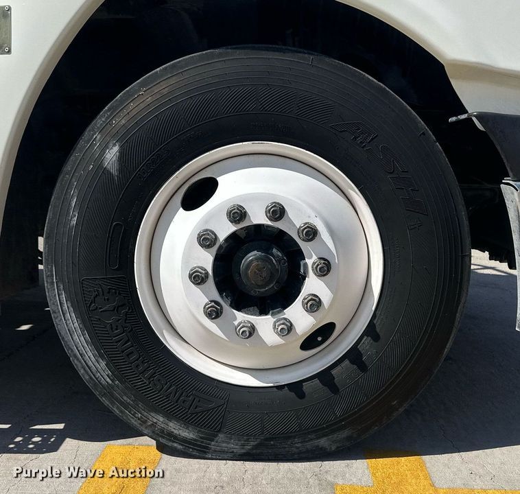 image for item DH1811 2012 Freightliner Cascadia  semi truck