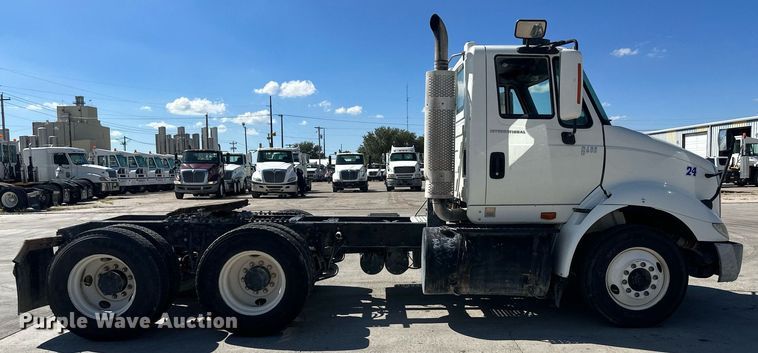 image for item DH1812 2006 International 8600  semi truck