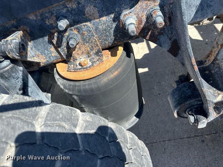 image for item DH1812 2006 International 8600  semi truck