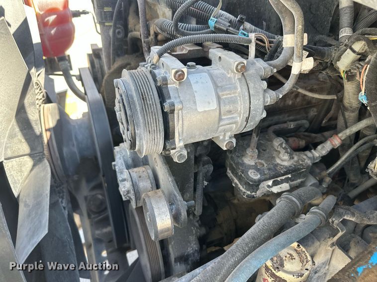 image for item DH1812 2006 International 8600  semi truck