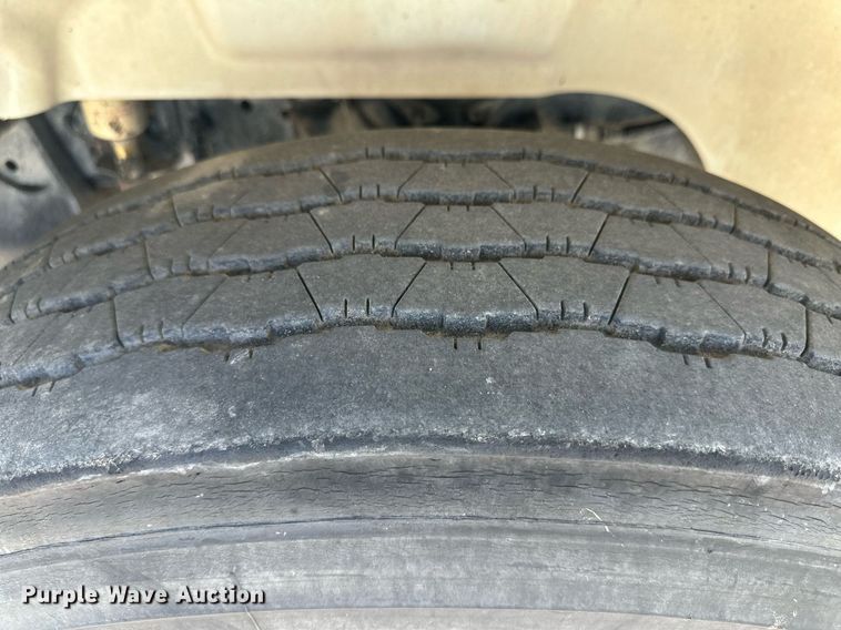 image for item DH1812 2006 International 8600  semi truck